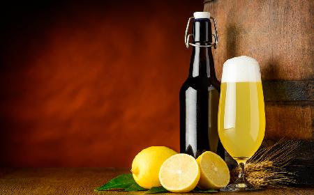 Domowy radler: przepis na drink z piwa i lemoniady