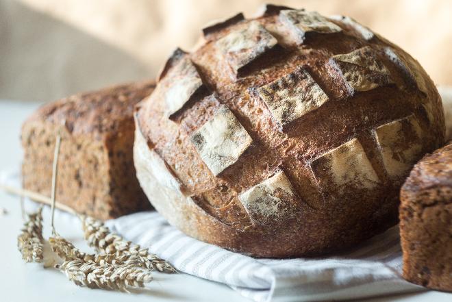 Chleb żytni - przepis na pyszne domowe pieczywo z mąką żytnią